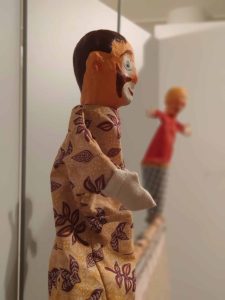 Títere de cachiporra artesanal para talleres y espectáculos infantiles.