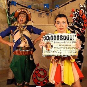 Disfraces de personajes de fantasía en Festival Imaginaria, con temática de Los Claveles.