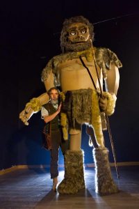 Esculturas de Homo curiositatis en el Festival Imaginaria, Arawake Theatre.