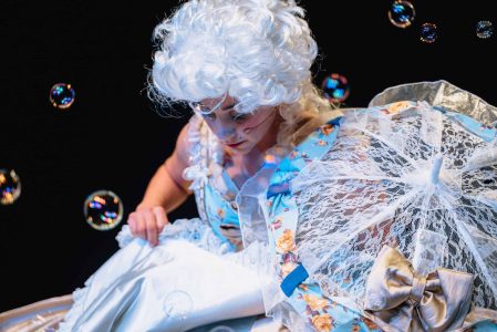 Espectáculo de títeres en la obra Burbuja de Títeres sin Cabeza en el Festival Imaginaria.