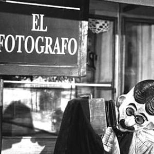 Marioneta artística en Festival Imaginaria, mostrando creatividad y tradición en un evento cultural.